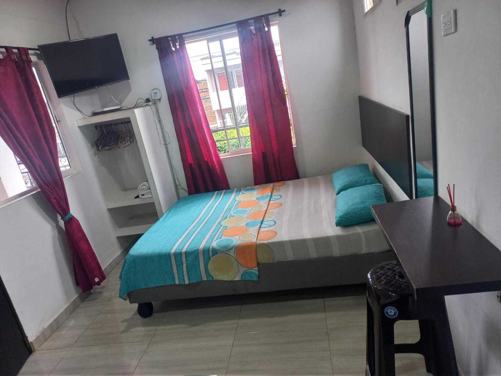 Apartaestudios El Jardin 2 Кали Экстерьер фото